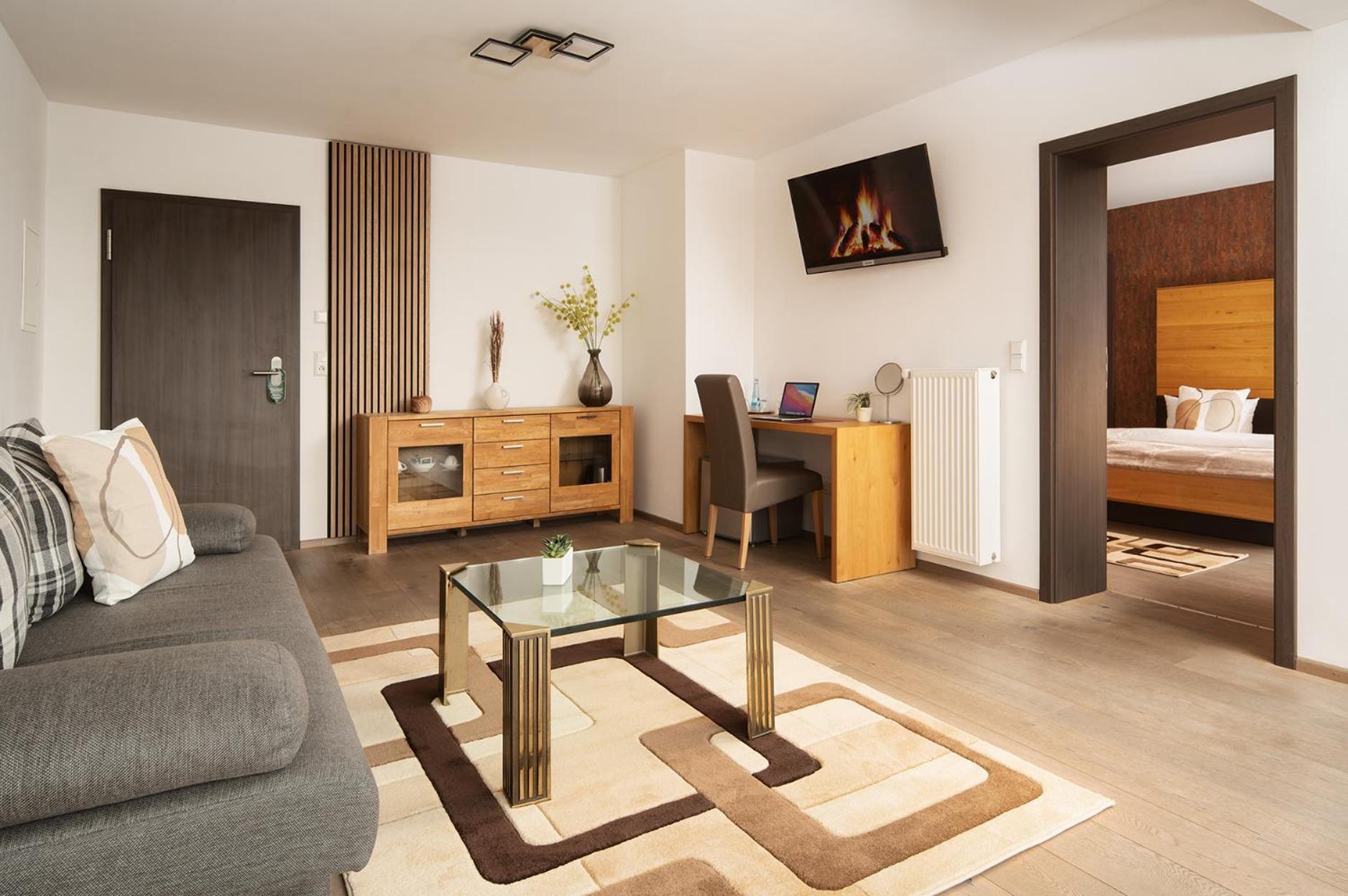 Hotel Vier Jahreszeiten Therme & Kliniken Bad Krozingen Naehe Freiburg & Schwarzwald Ideal Fuer Wellness Kur & Business Ausfluege 24H Check In- Wlan & Parken Gratis Esterno foto