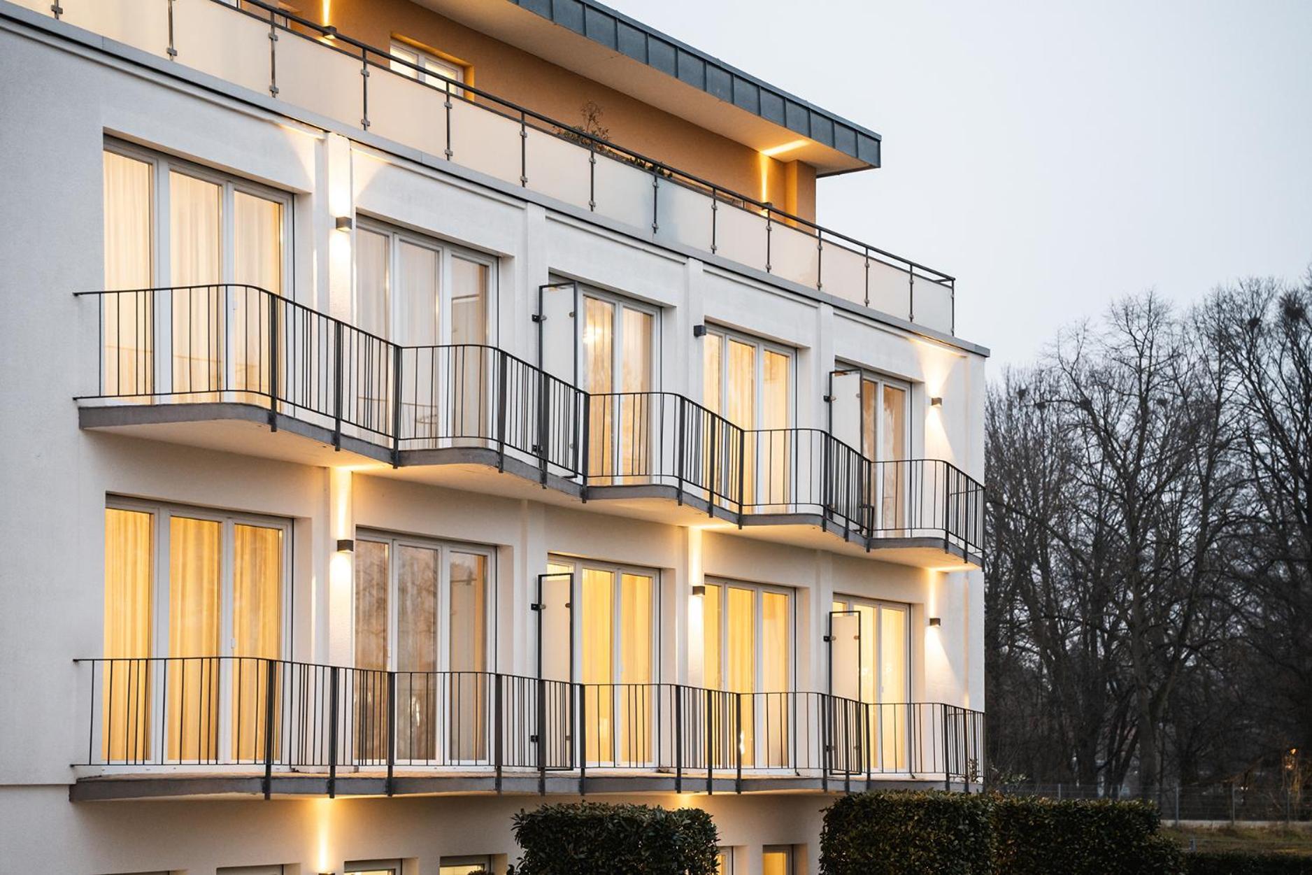 Hotel Vier Jahreszeiten Therme & Kliniken Bad Krozingen Naehe Freiburg & Schwarzwald Ideal Fuer Wellness Kur & Business Ausfluege 24H Check In- Wlan & Parken Gratis Esterno foto
