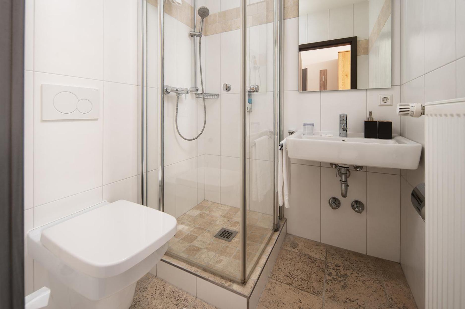 Hotel Vier Jahreszeiten Therme & Kliniken Bad Krozingen Naehe Freiburg & Schwarzwald Ideal Fuer Wellness Kur & Business Ausfluege 24H Check In- Wlan & Parken Gratis Esterno foto