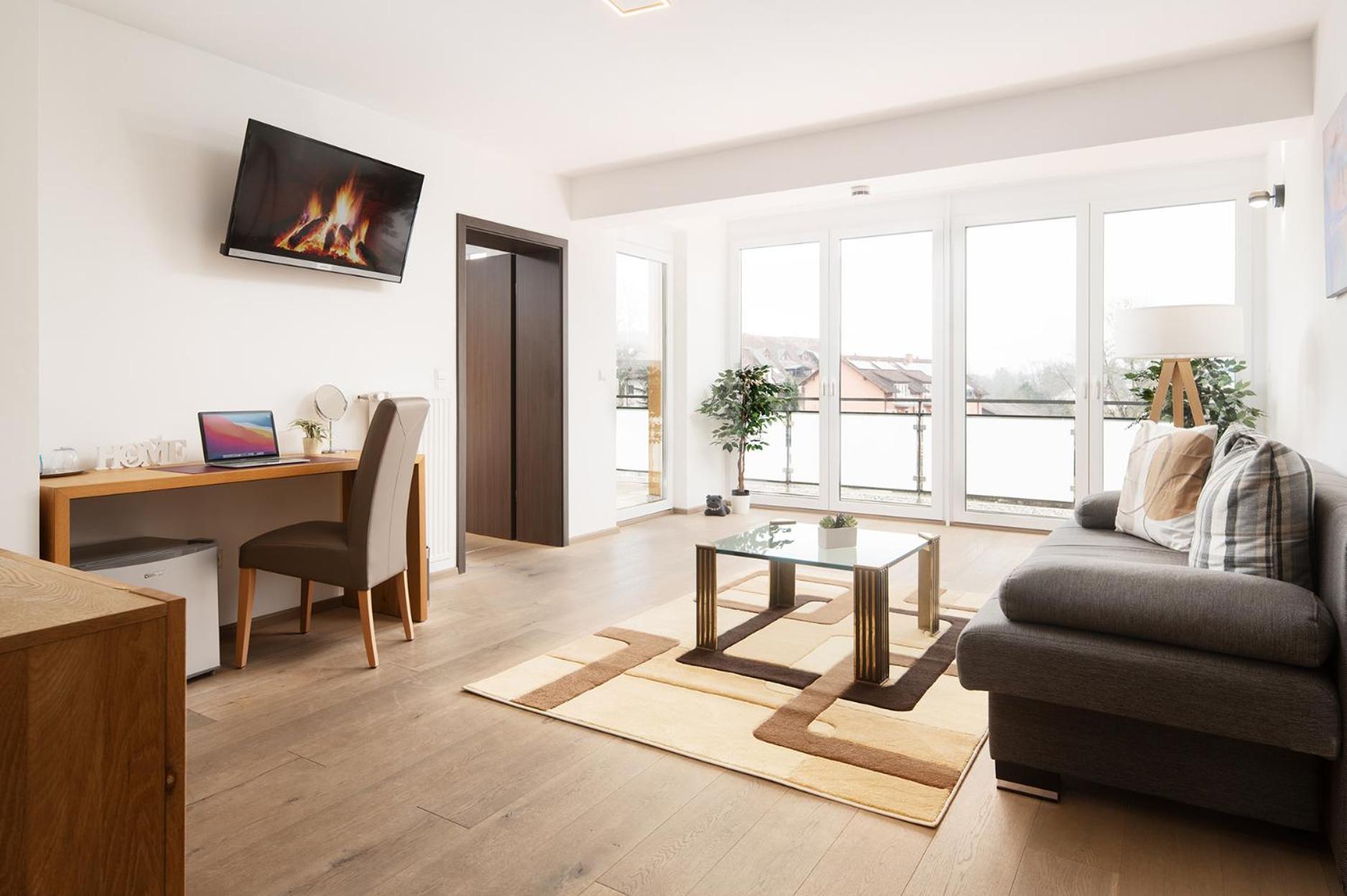 Hotel Vier Jahreszeiten Therme & Kliniken Bad Krozingen Naehe Freiburg & Schwarzwald Ideal Fuer Wellness Kur & Business Ausfluege 24H Check In- Wlan & Parken Gratis Esterno foto