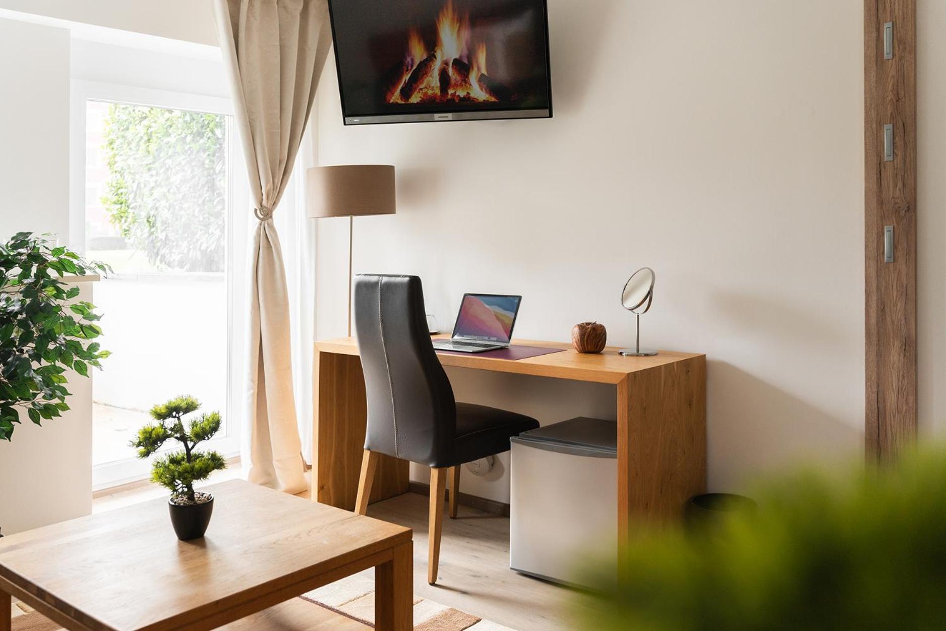 Hotel Vier Jahreszeiten Therme & Kliniken Bad Krozingen Naehe Freiburg & Schwarzwald Ideal Fuer Wellness Kur & Business Ausfluege 24H Check In- Wlan & Parken Gratis Esterno foto