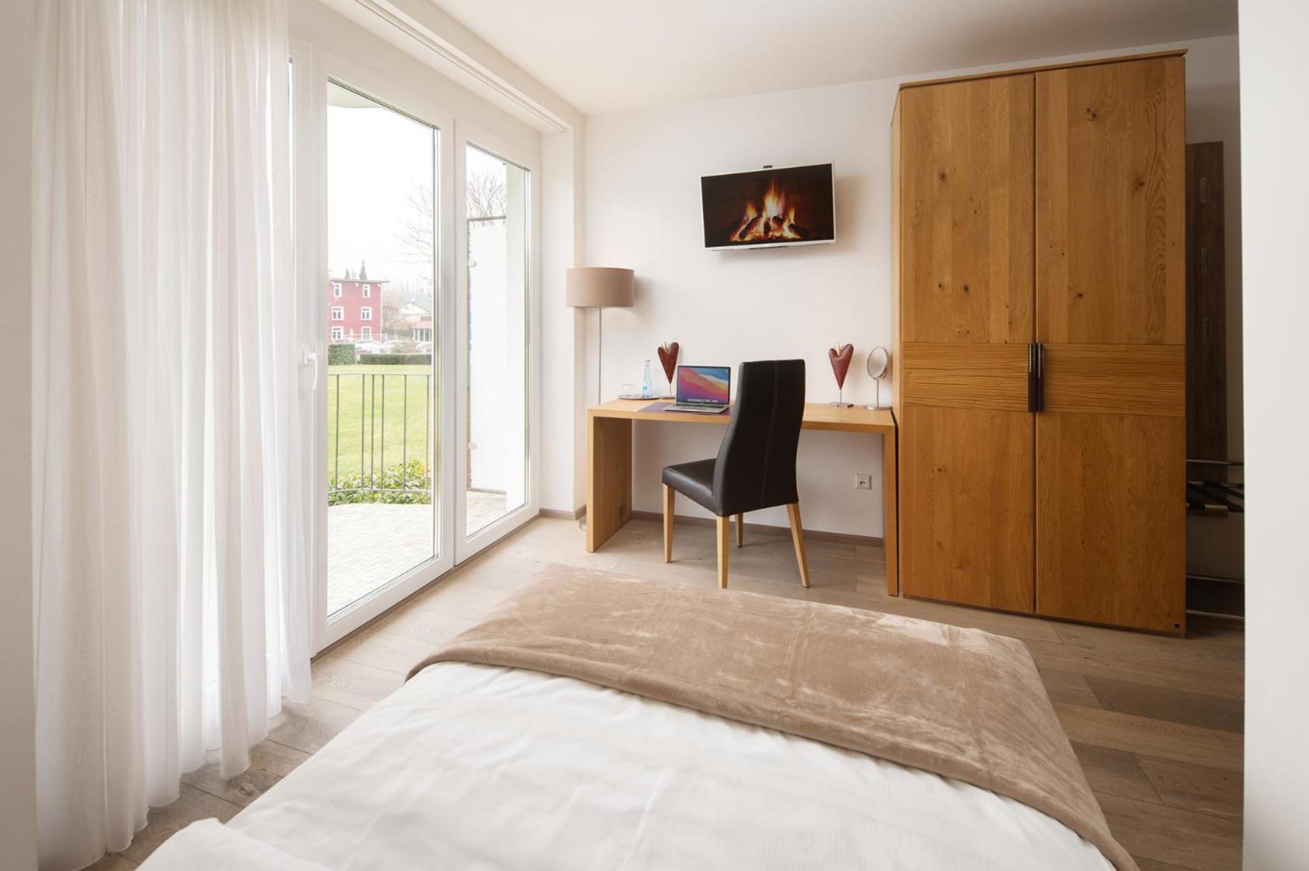 Hotel Vier Jahreszeiten Therme & Kliniken Bad Krozingen Naehe Freiburg & Schwarzwald Ideal Fuer Wellness Kur & Business Ausfluege 24H Check In- Wlan & Parken Gratis Esterno foto