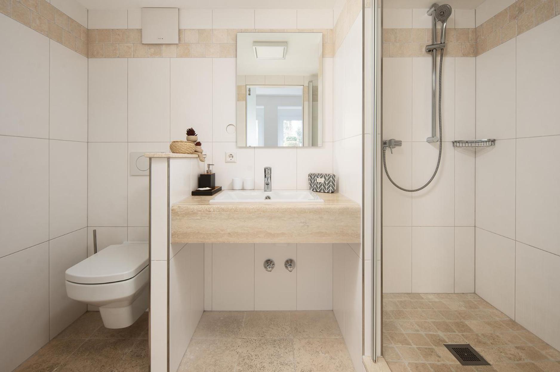Hotel Vier Jahreszeiten Therme & Kliniken Bad Krozingen Naehe Freiburg & Schwarzwald Ideal Fuer Wellness Kur & Business Ausfluege 24H Check In- Wlan & Parken Gratis Esterno foto