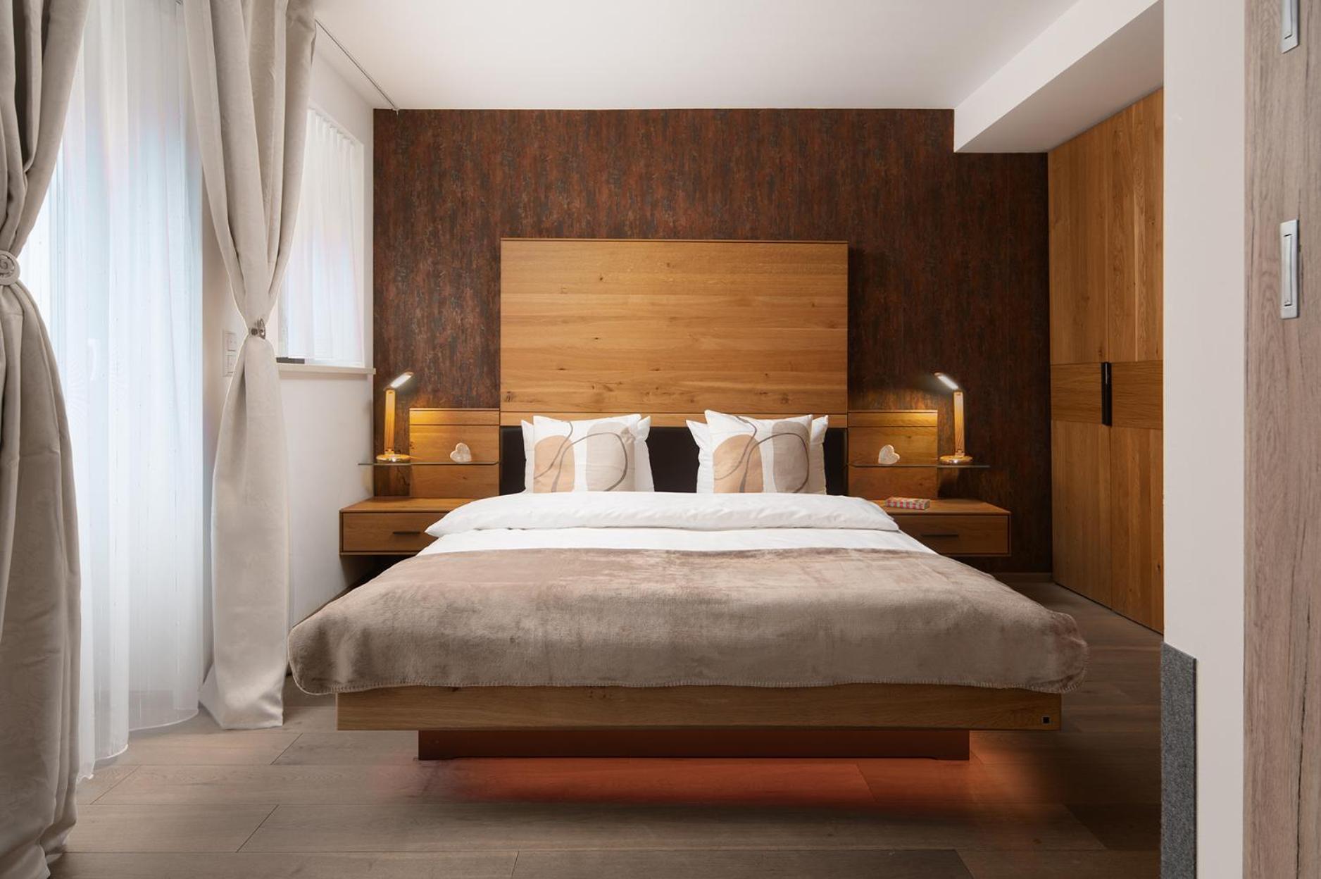Hotel Vier Jahreszeiten Therme & Kliniken Bad Krozingen Naehe Freiburg & Schwarzwald Ideal Fuer Wellness Kur & Business Ausfluege 24H Check In- Wlan & Parken Gratis Esterno foto